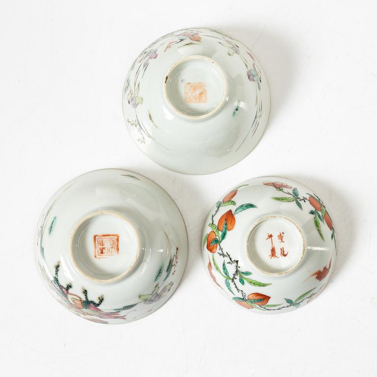 A set of nine Chinese porcelain pieces, 19th Century.