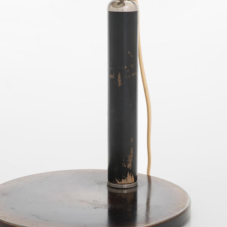 Paavo Tynell, bordslampa, beställningsarbete Taito 1938.
