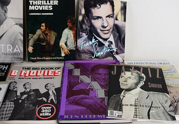 PARTI FRANK SINATRA-MEMORABILIA, c:a 20 vol böcker och tidskrifter.