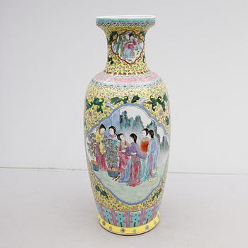 GOLVURNA, porslin, Kina, 1900-tal.