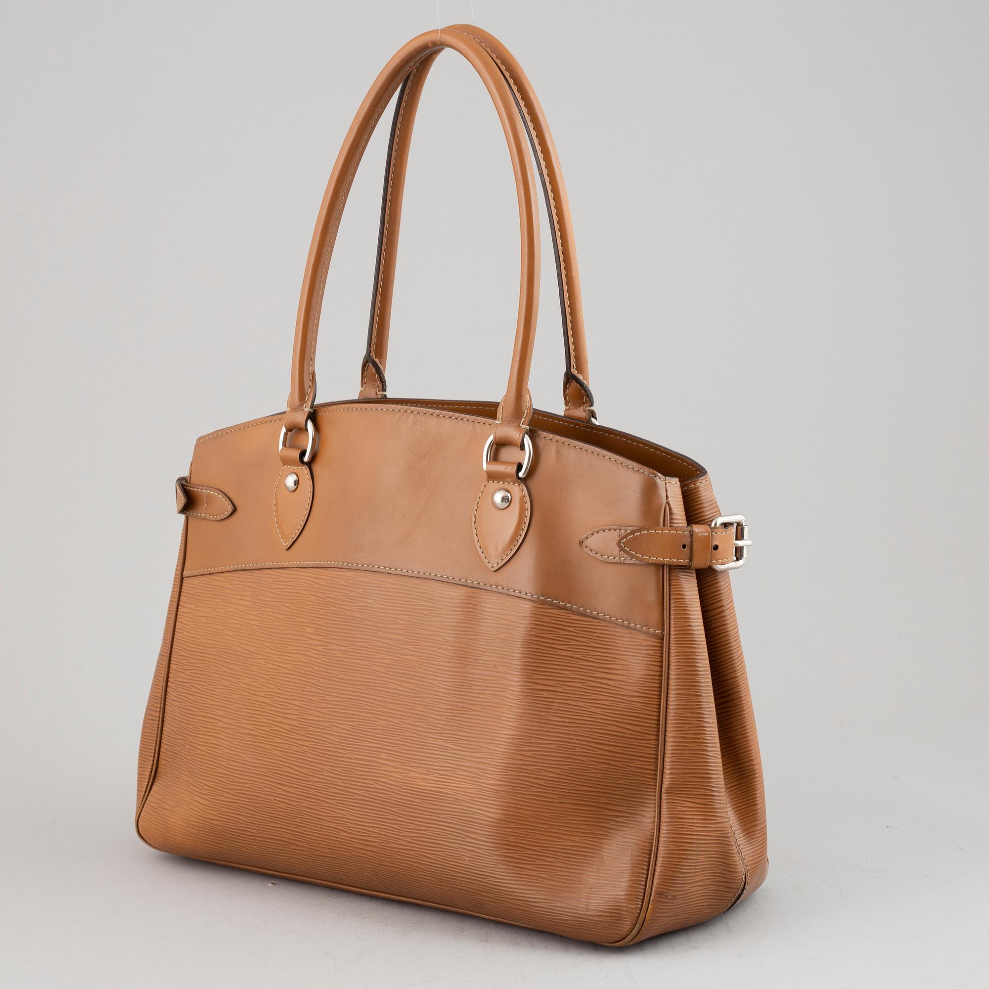 Louis Vuitton, a brown Epi handbag, 2006.