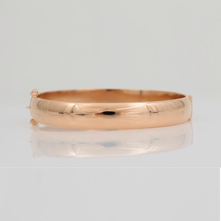 ARMRING, 18k guld, AIG, Gävle, 1990. Vikt 61 g.