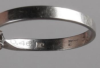 RING, 18 K vitguld, diamant, 0,46 ct.