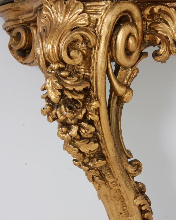 HÖRNKONSOLBORD, nyrokoko, 1800-talets andra hälft.