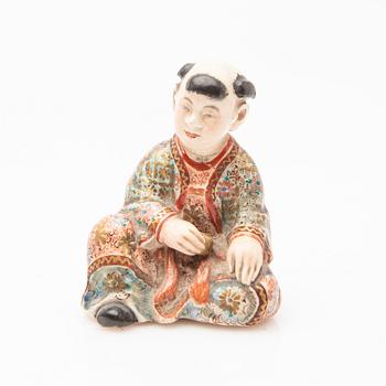 A porcelain set, 3 pieces, Satsuma, Japan, 20th century.