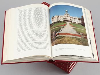 BOKVERK, 5 volymer, "Svenska slott och herresäten", Allhems Förlag, Malmö, 1966 och 1968.