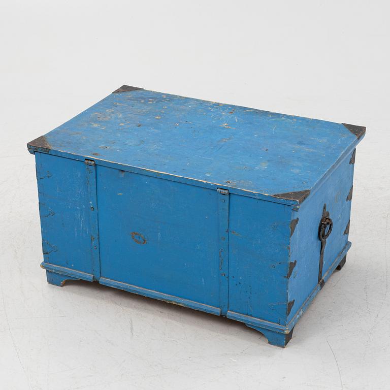 Chest, folk art, 19th century.