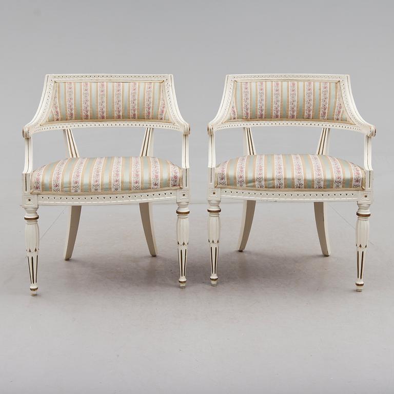 KARMSTOLAR, 1 par, gustaviansk stil, omkring år 1900.