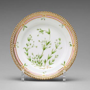 387. A set of six Royal Copenhagen 'Flora Danica' bread dishes, Denmark, 20th Century.