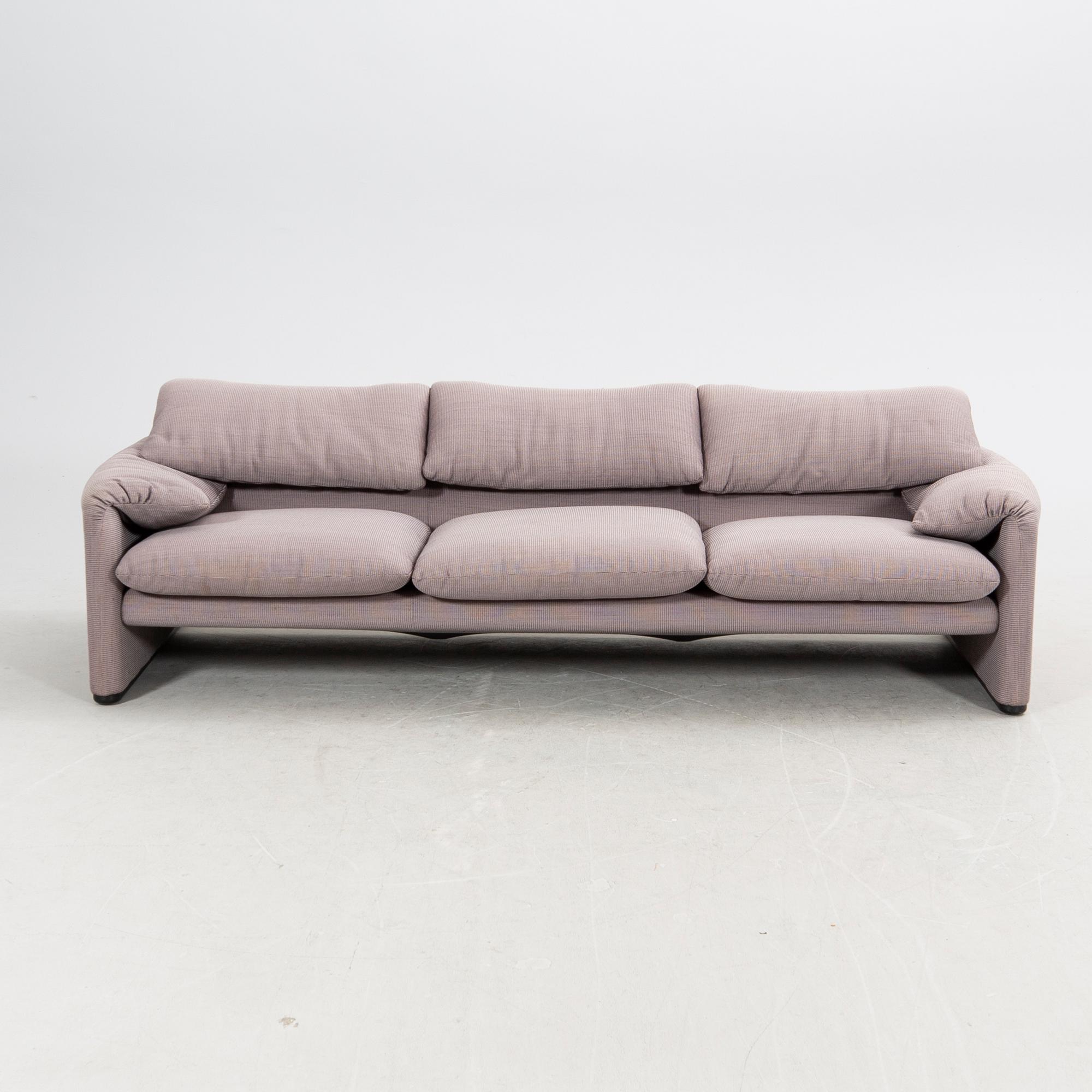Vico Magistretti, sofa "Maralunga" for Cassina designed in 1973.