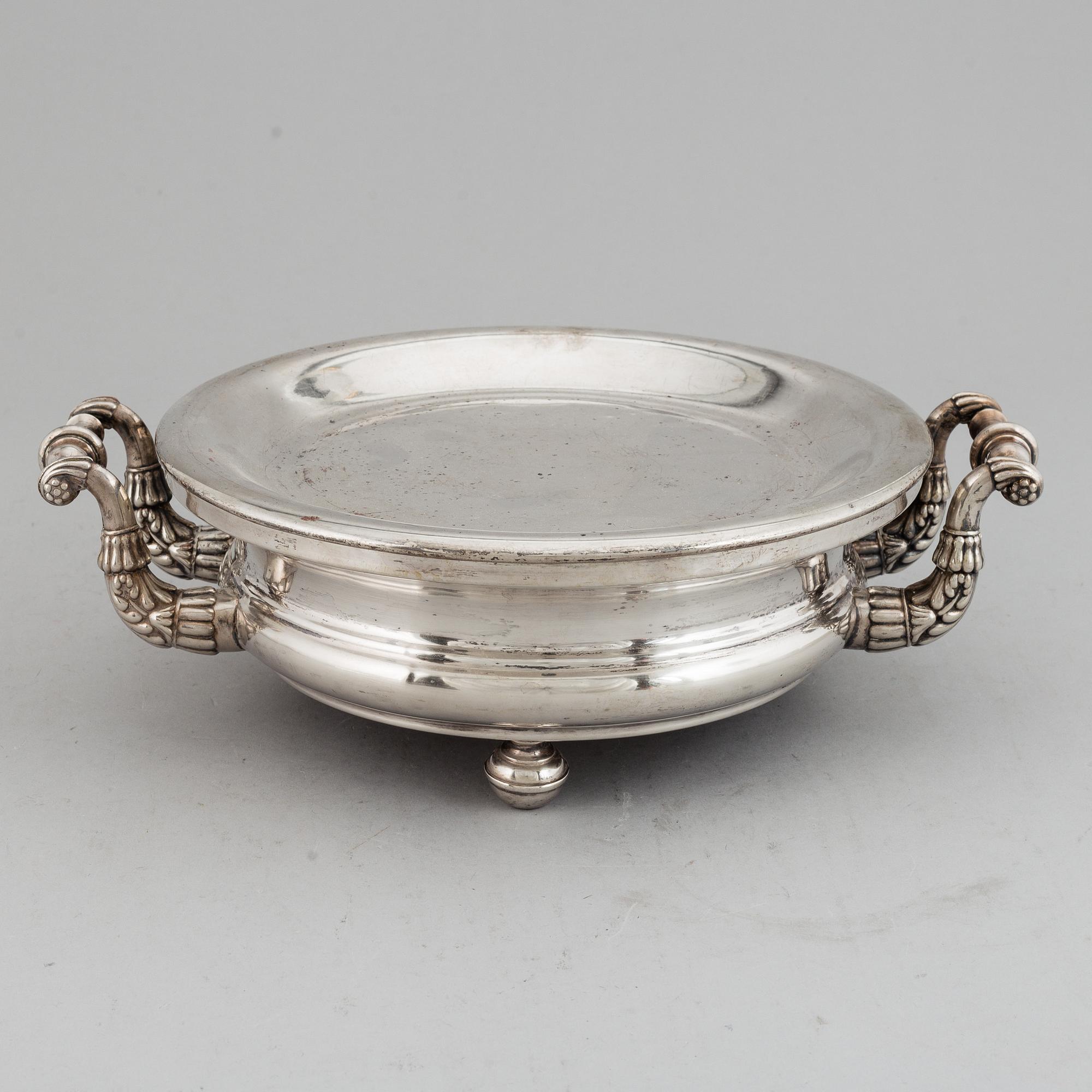 A heater, presumably England, circa 1900.