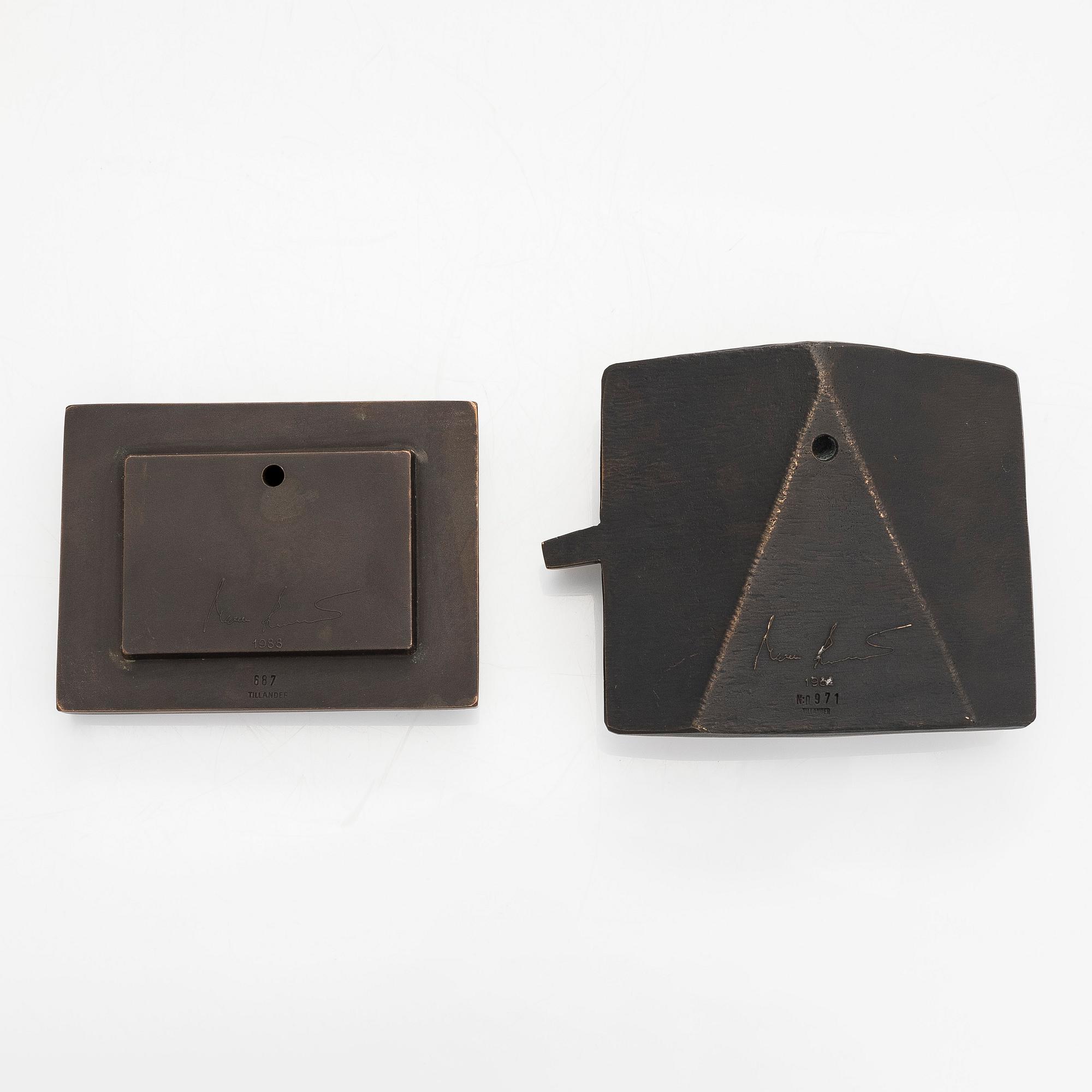 Kimmo Pyykkö, a set of two bronze reliefs.