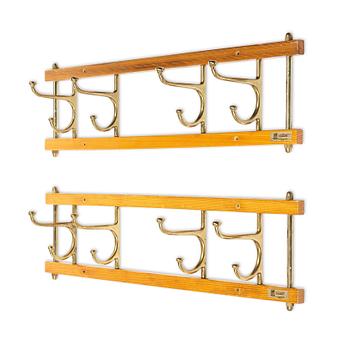 Klädhängare, ett par, "Dekorativ", Skoglunds metallgjuteri, Anderstorp, 1950/60-tal.