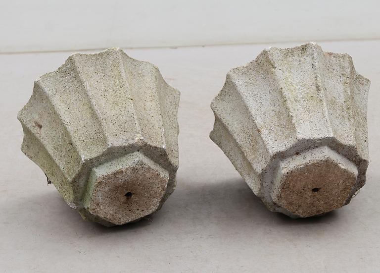 TRÄDGÅRDSURNOR, 1 par, 1900-/2000-tal.