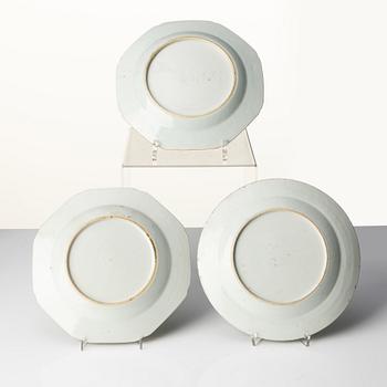 Tallrikar, nio stycken, kompaniporslin. Qingdynastin, Qianlong (1736-95).