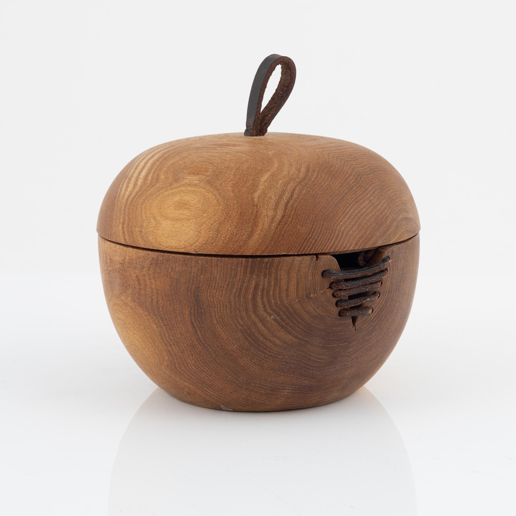 Magnus Ek, skål med lock, för Oaxen Krog, 2020.