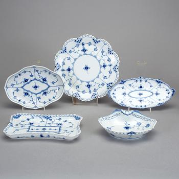 SERVISDELAR, 14 delar, porslin, "Musselmalet", Royal Copenhagen.