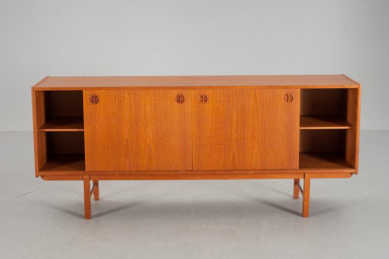 SIDEBOARD, möjligen  IKEA.