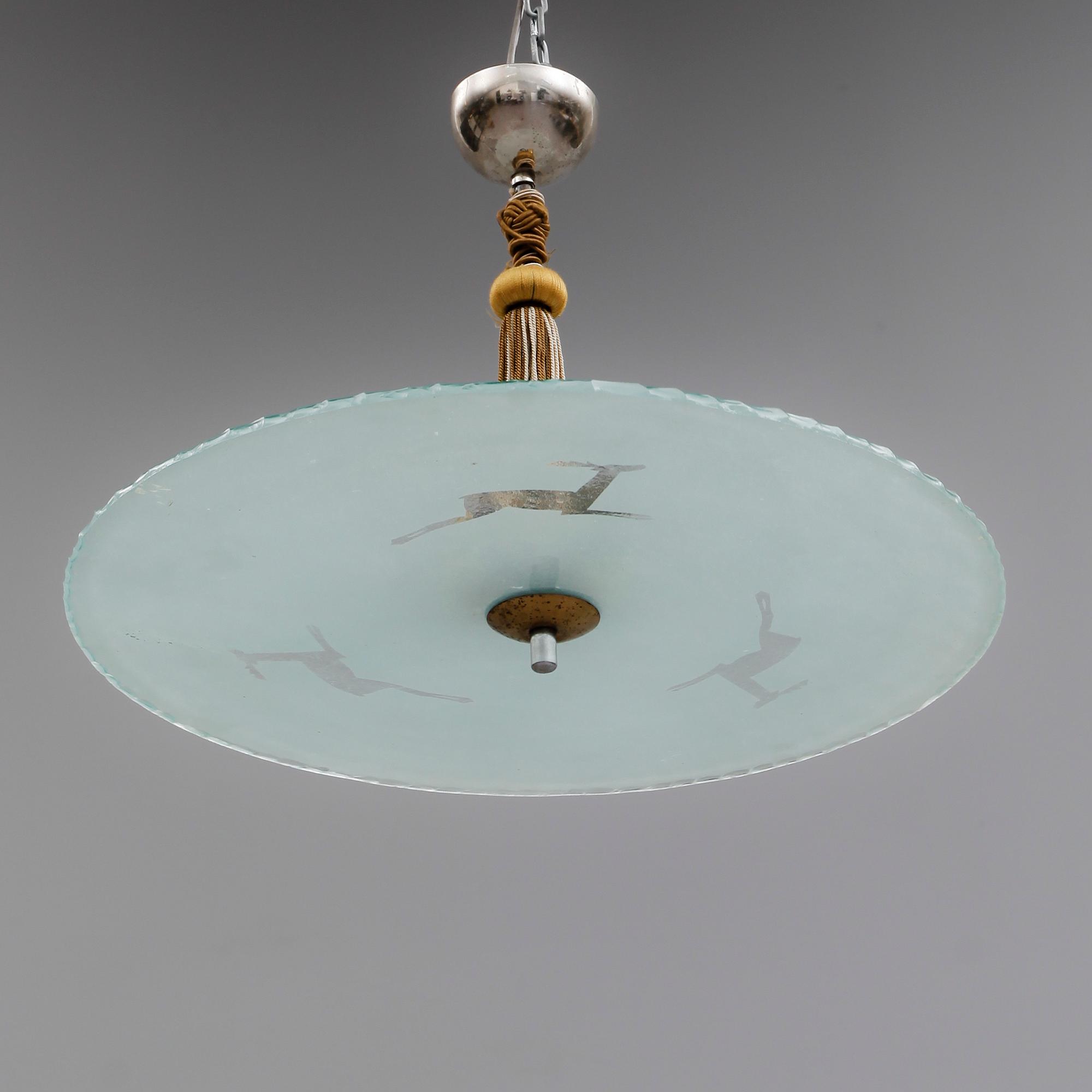 TAKLAMPA, 1900-talets första hälft. Höjd 35 cm.