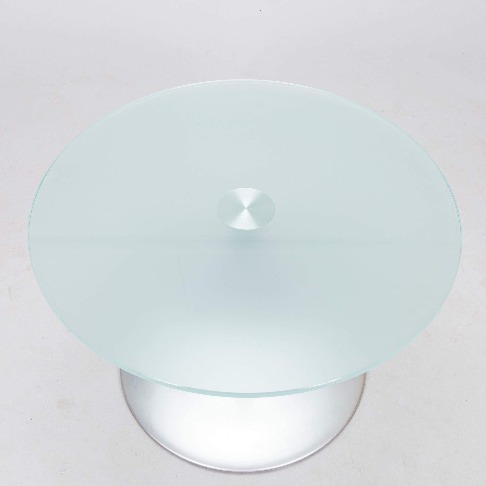 A 21st century coffee table / side table for Walter Knoll.