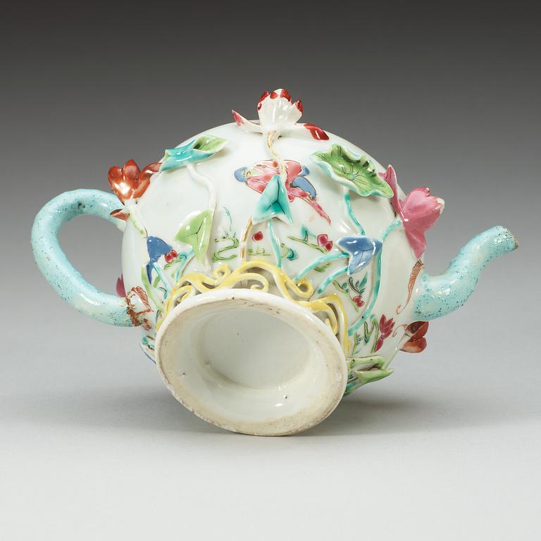 A famille rose teapot with cover, Qing dynasty, Qianlong (1736-95).