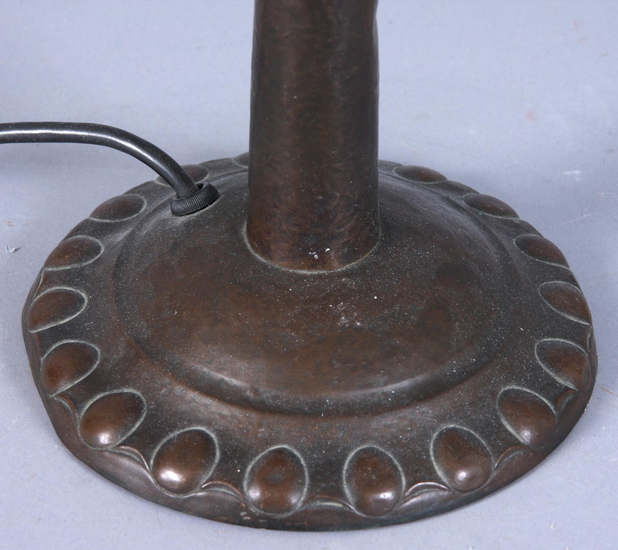 BORDSLAMPA, s k "Strindbergslampa", jugend, 1900-talets fösta kvartal.