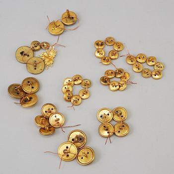 UNIFORMSKNAPPAR, 47 st, förgylld mässing, Sporrong, ca 1900.