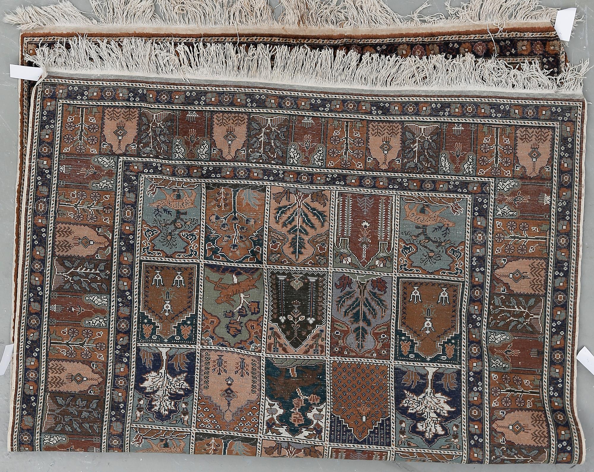 MATTA, old/semiantik Kayseriy. Ca 210x150 cm.