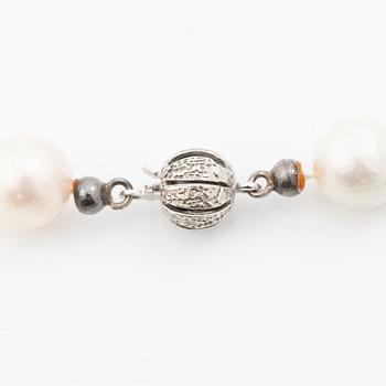 Collier med odlade pärlor, lås silver.