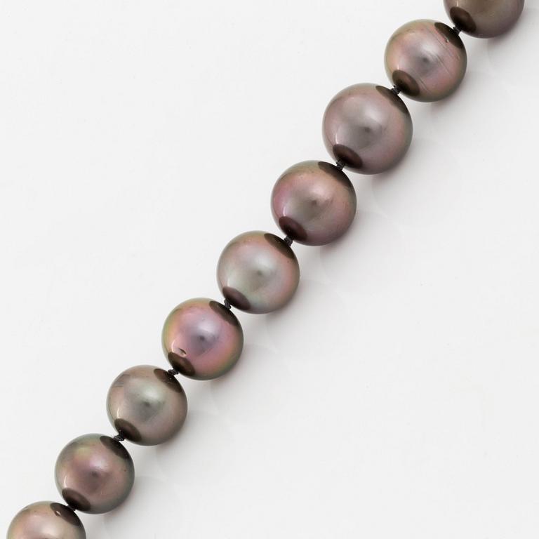 A Tahitian cultured pearl necklace with an 18K white gold clasp set with round brilliant-cut diamonds.