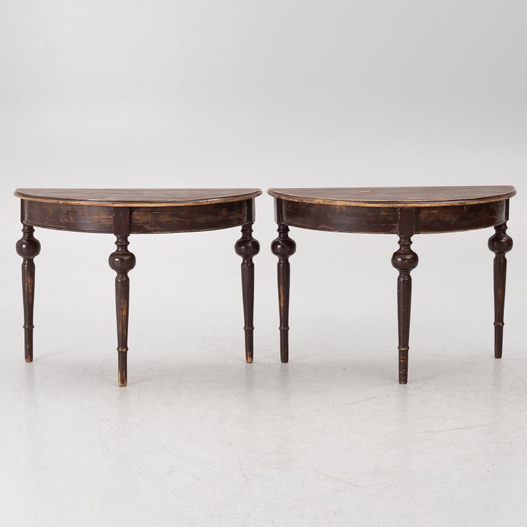 Månbord, ett par, 1800-talets andra hälft.