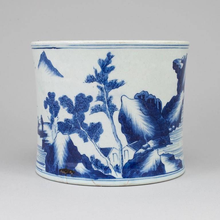 A Chinese blue and white Kangxi style brush pot.