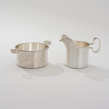 BERTEL GARDBERG, SOCKERSKÅL och GRÄDDSNÄCKA, sterling silver, Kultakeskus 1983. Totalvikt 260 g.