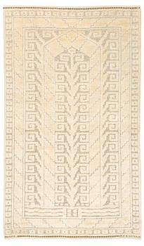 Märta Måås-Fjetterström, matta, "Vita spetsporten", reliefflossa, ca 270 x 164 cm, signerad AB MMF A.C.E. C 1962.