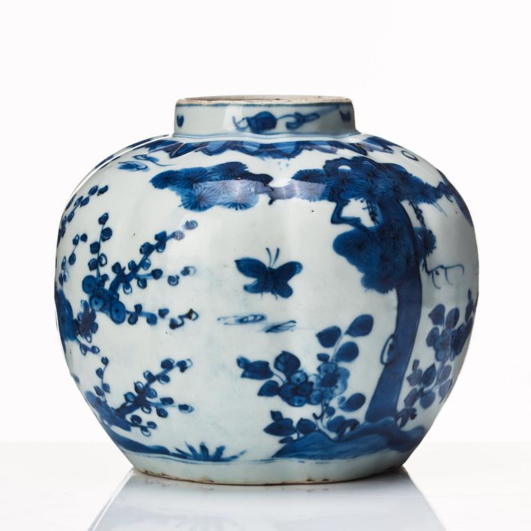 A blue and white melon shaped jar, Ming dynasty, Wanli (1572-1620).