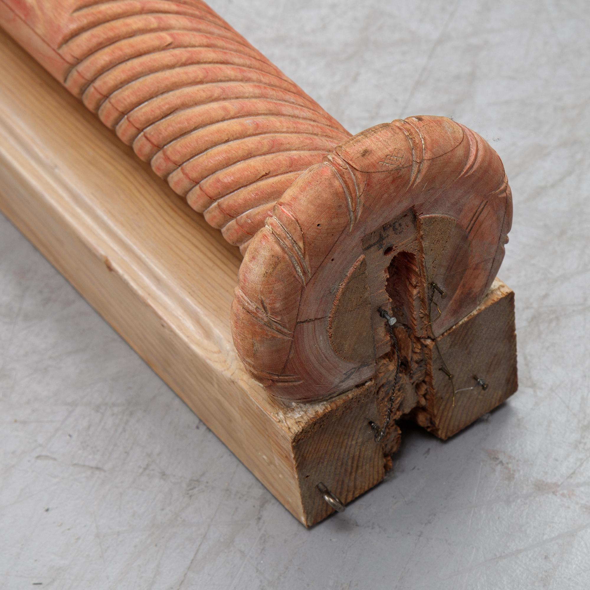 A pair of 20th century decor elements.