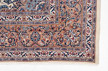 A Tabriz carpet, a. 373 x 286 cm.