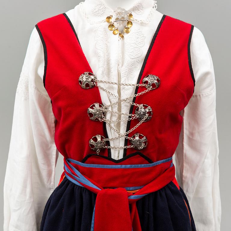 A traditional Swedish dress from Värend.