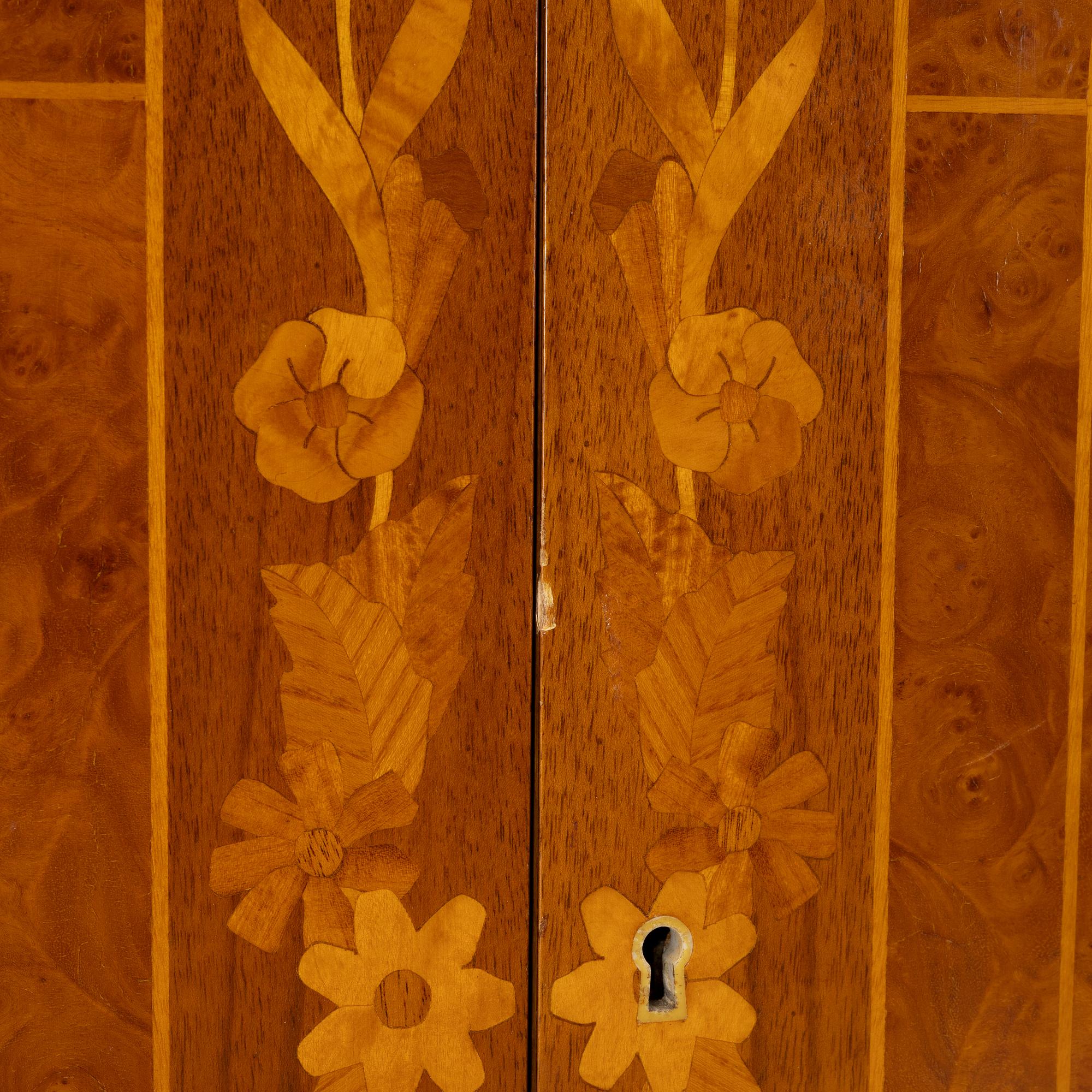 Skåp, modell 152, Alfred Ehrlin AB, Tranås, 1940-tal.