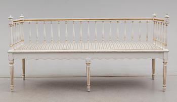 SOFFA, sengustaviansk, omkring år 1800.