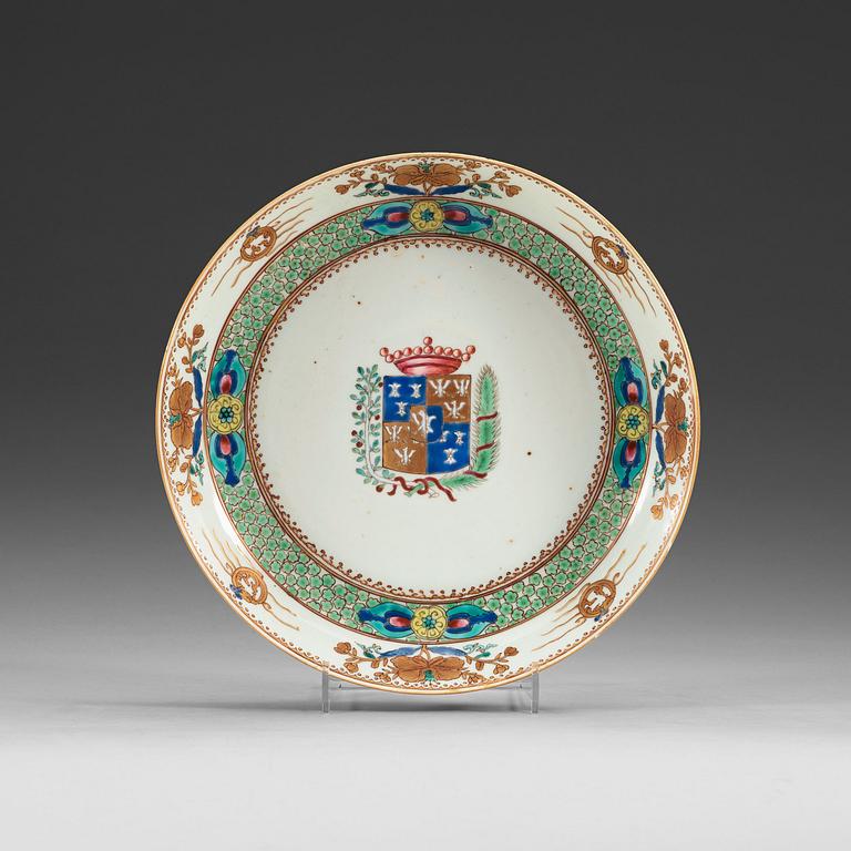 A famille rose armorial dish, Qing dynasty, Yongzheng (1723-35).