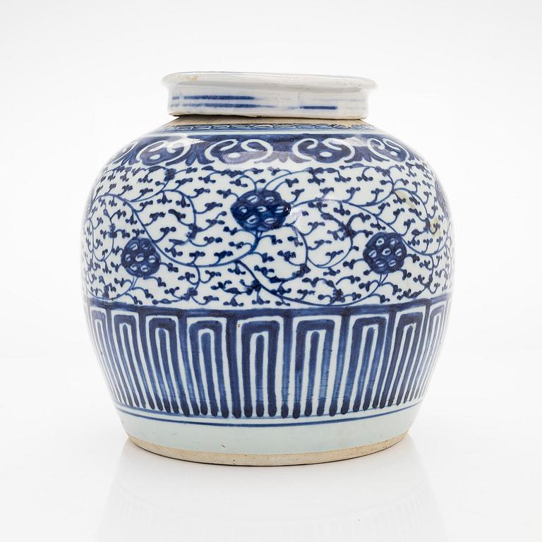 Ruukku, posliinia. Kiina, myöhäinen Qing-dynastia.