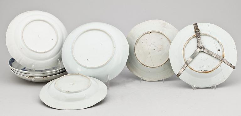 SKÅLFAT, 5 st, samt TALLRIKAR, 3 st, porslin, Kina. 1700/1800-tal.