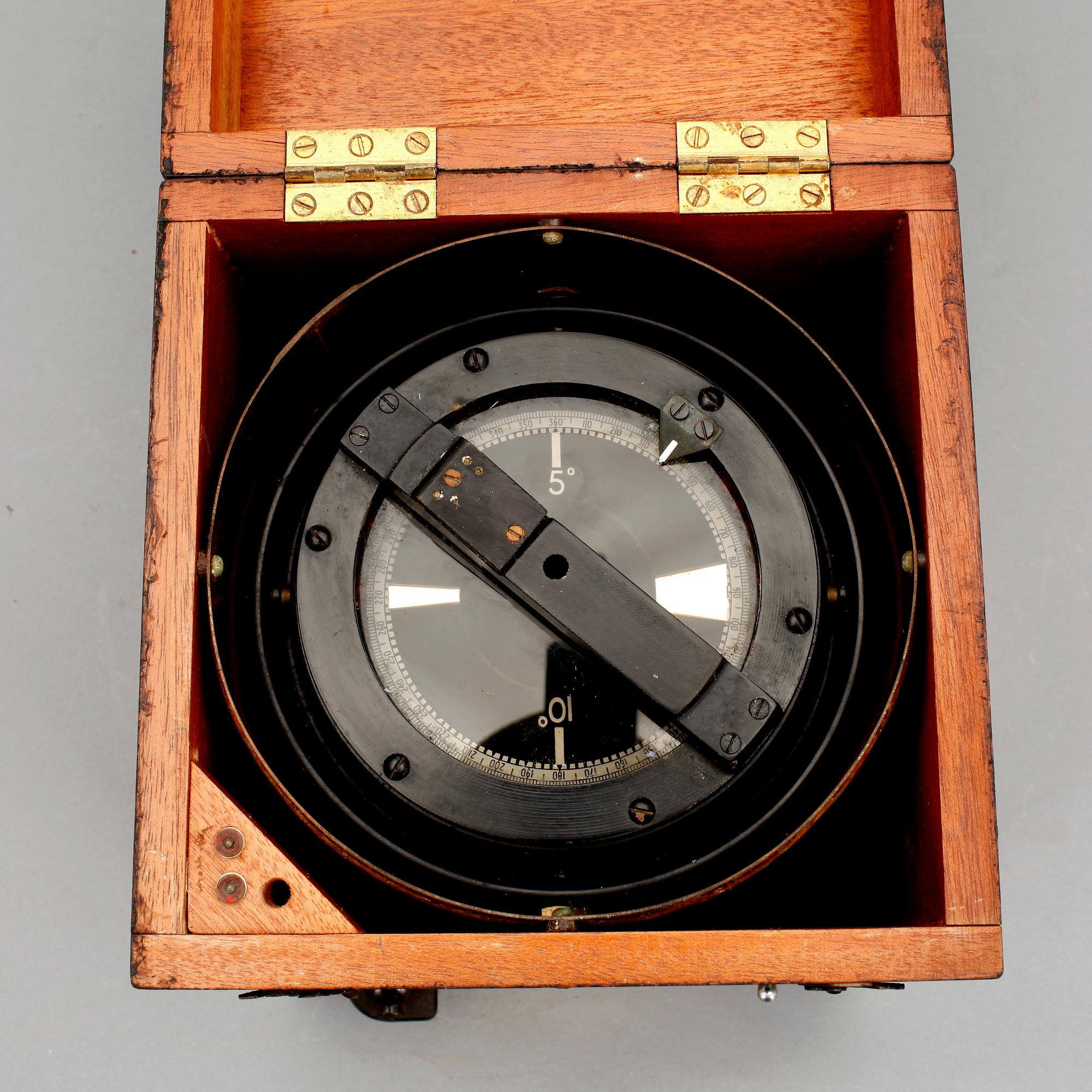 KOMPASS, marin, omkring år 1900.