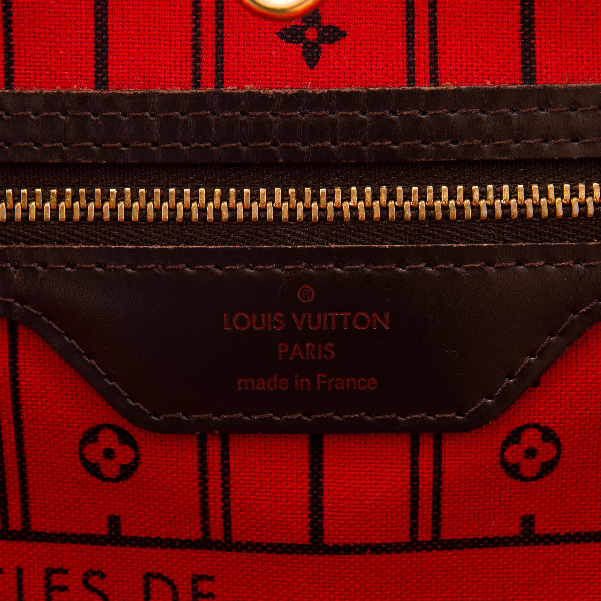 LOUIS VUITTON Neverfull MM Damier Bag.