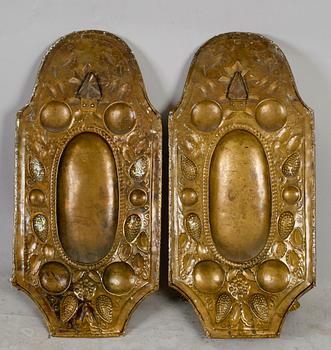 VÄGGPLÅTAR, 1 par, mässing, 1900-talets första hälft.
