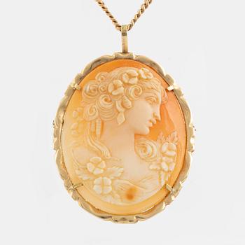 Shell cameo necklace, bracelet and ring.