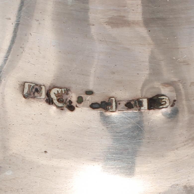 SOCKERSKÅL, silver, gustaviansk stil, otydlig årsstämpel, troligen Finland, 1900-talets första hälft. Vikt 348 gram.