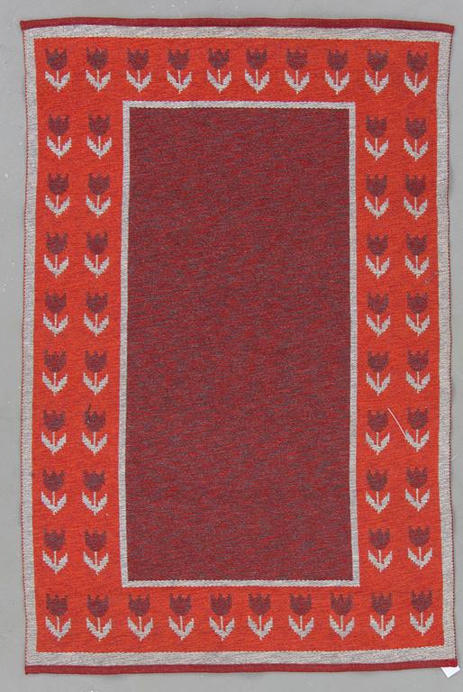 MATTA, maskinvävd dubbelsidig. 1950-60-tal. Ca 199x129 cm.