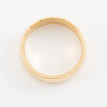 Jan-Christer Lundqvist, ring, 18K gold with hammered decoration, Skövde.